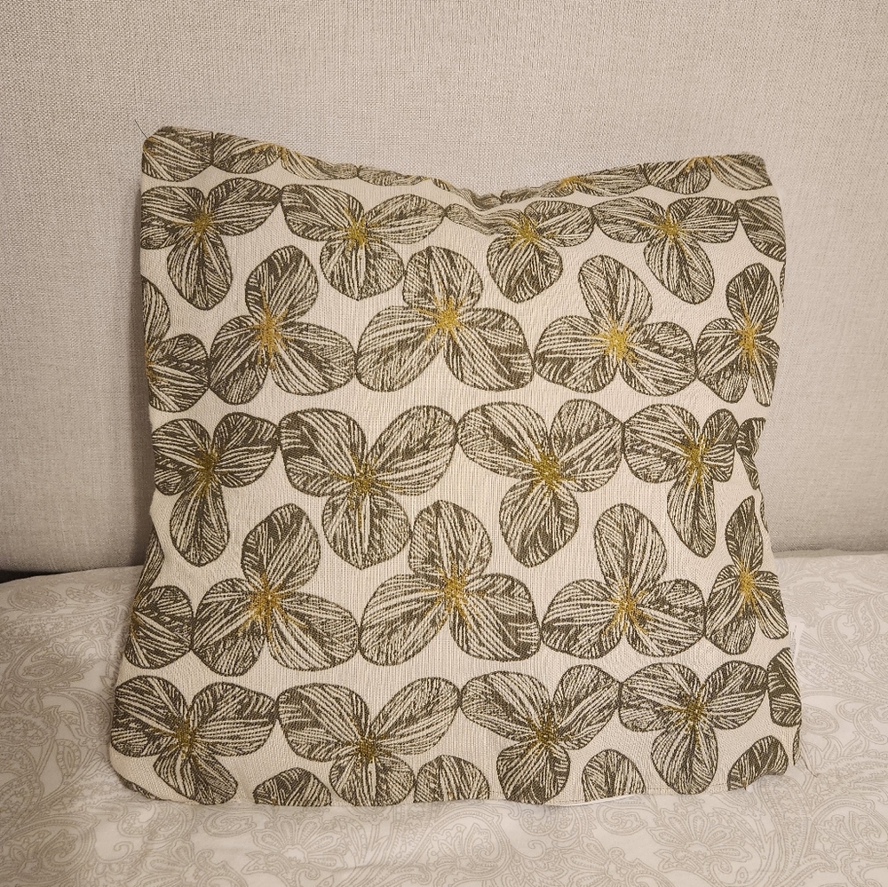 Leaf print pillow cover pair